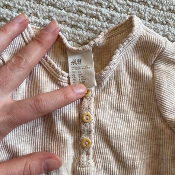 Baby Girl Sweater Set Outfits for fall / size 0-3 mo - Picture 4 of 5